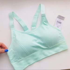 BNWT sports bra